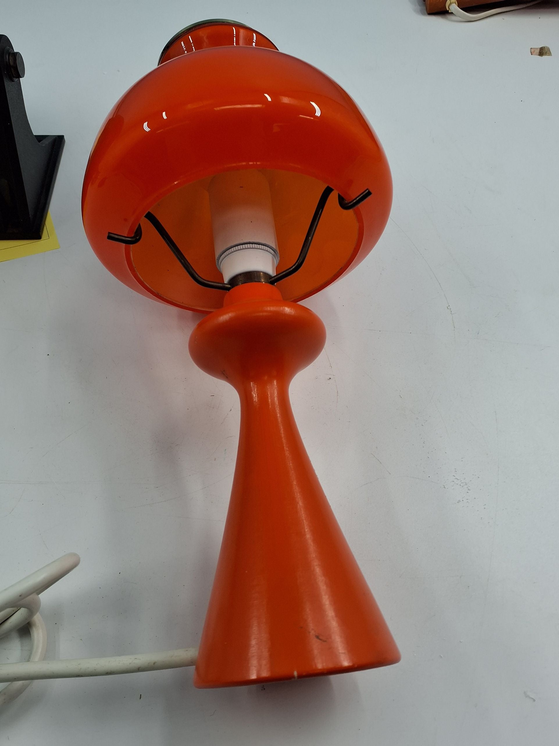 Orange bordlampe